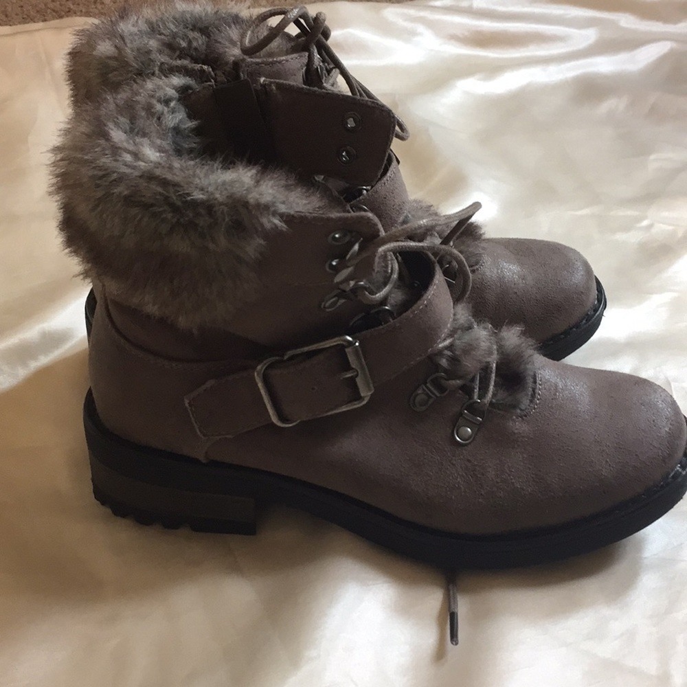 Carlos Santana Ankle Boots size 8